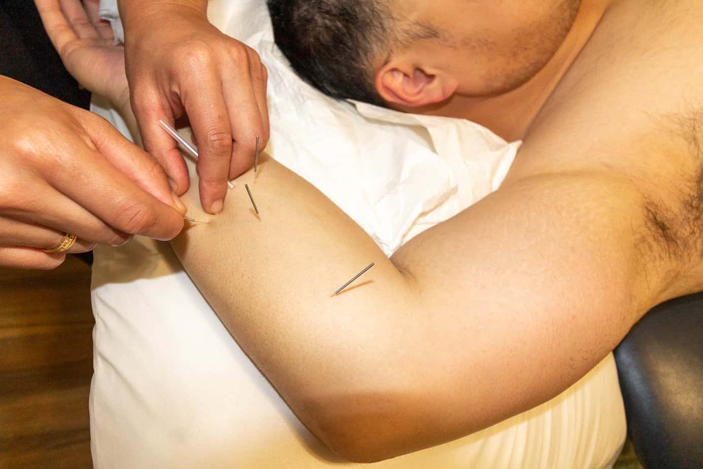 Physiotherapy Como hands-on treatment near Mount Pleasant