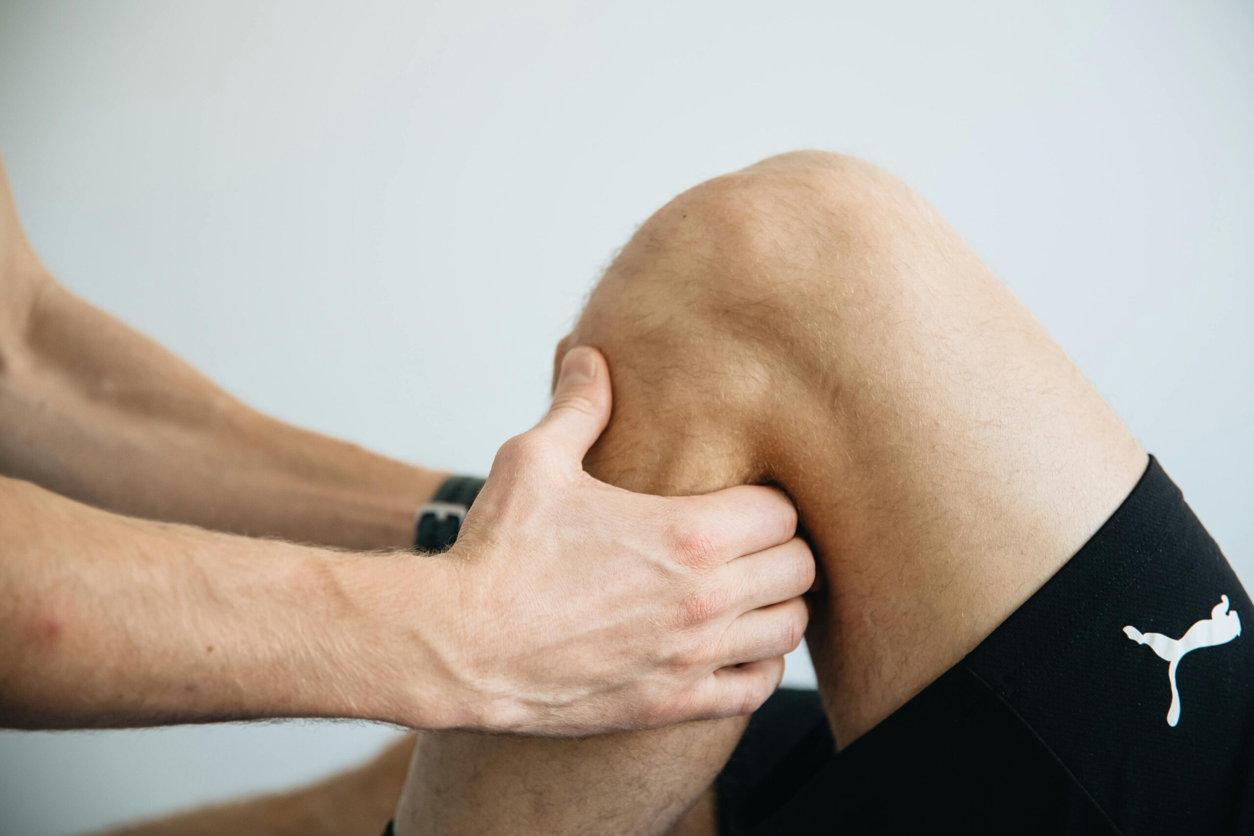 Knee pain physiotherapy Perth assessment and movement screening