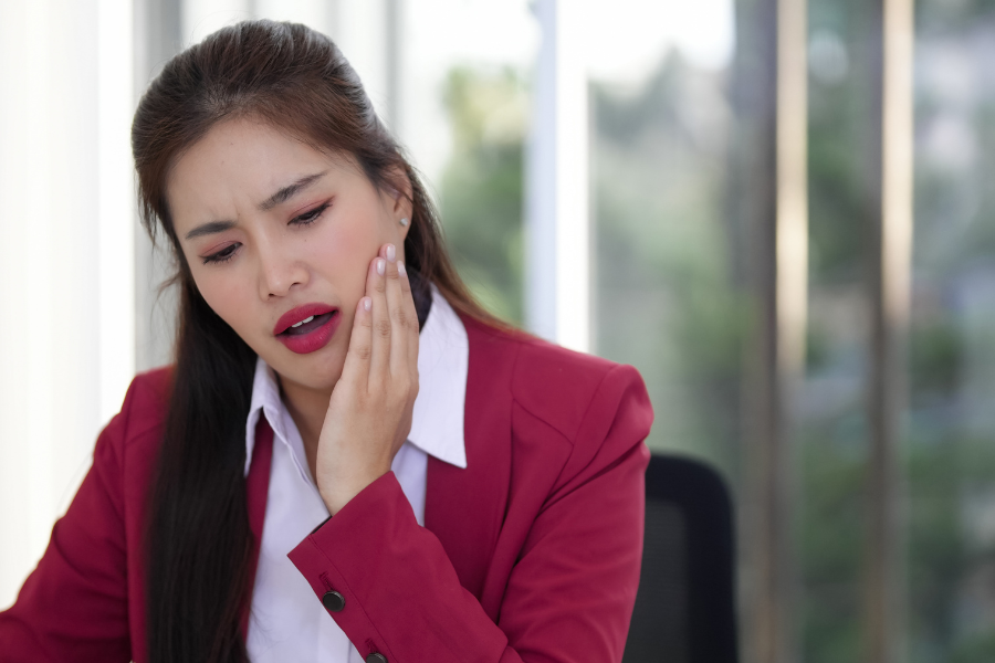 Hands-on physiotherapy support for jaw pain and TMJ symptoms
